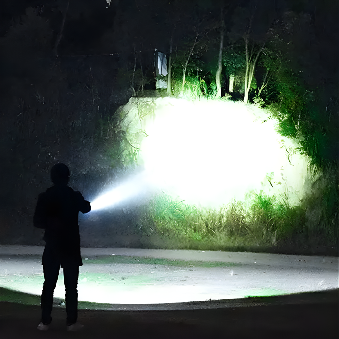 LÁMPARA LED MULTIFUNCIONAL NARANJA – Potencia extrema, diseño resistente y luz confiable en cualquier momento