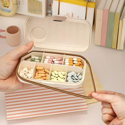 PASTILLERO CARAMELO EXTRA GRANDE – Organiza tus medicamentos con estilo y practicidad