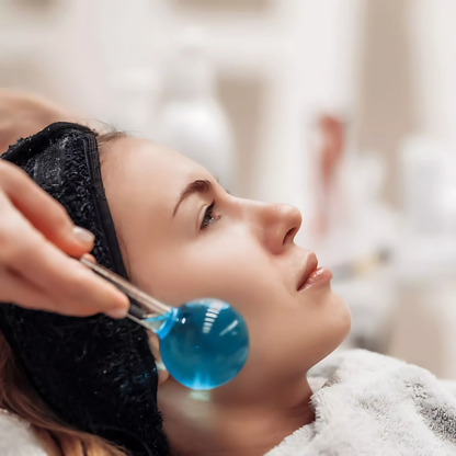 BEAUTY CRISTAL BALL – Efecto frío inmediato, piel más firme y rostro visiblemente revitalizado