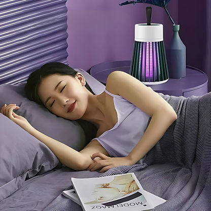 Lámpara UV Antimosquitos ZapNest - Despídete de los zumbidos y duerme en paz.